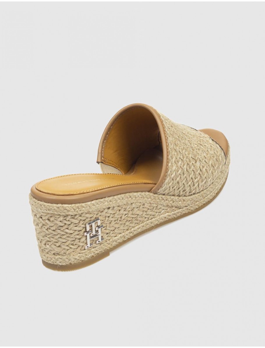 ZUECO TOMMY HILFIGER TH ROPE WEDGE SANDAL NATURAL