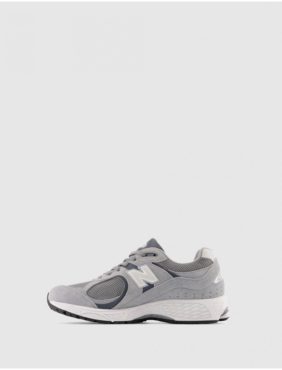 ZAPATILLA NEW BALANCE M2002R GRIS