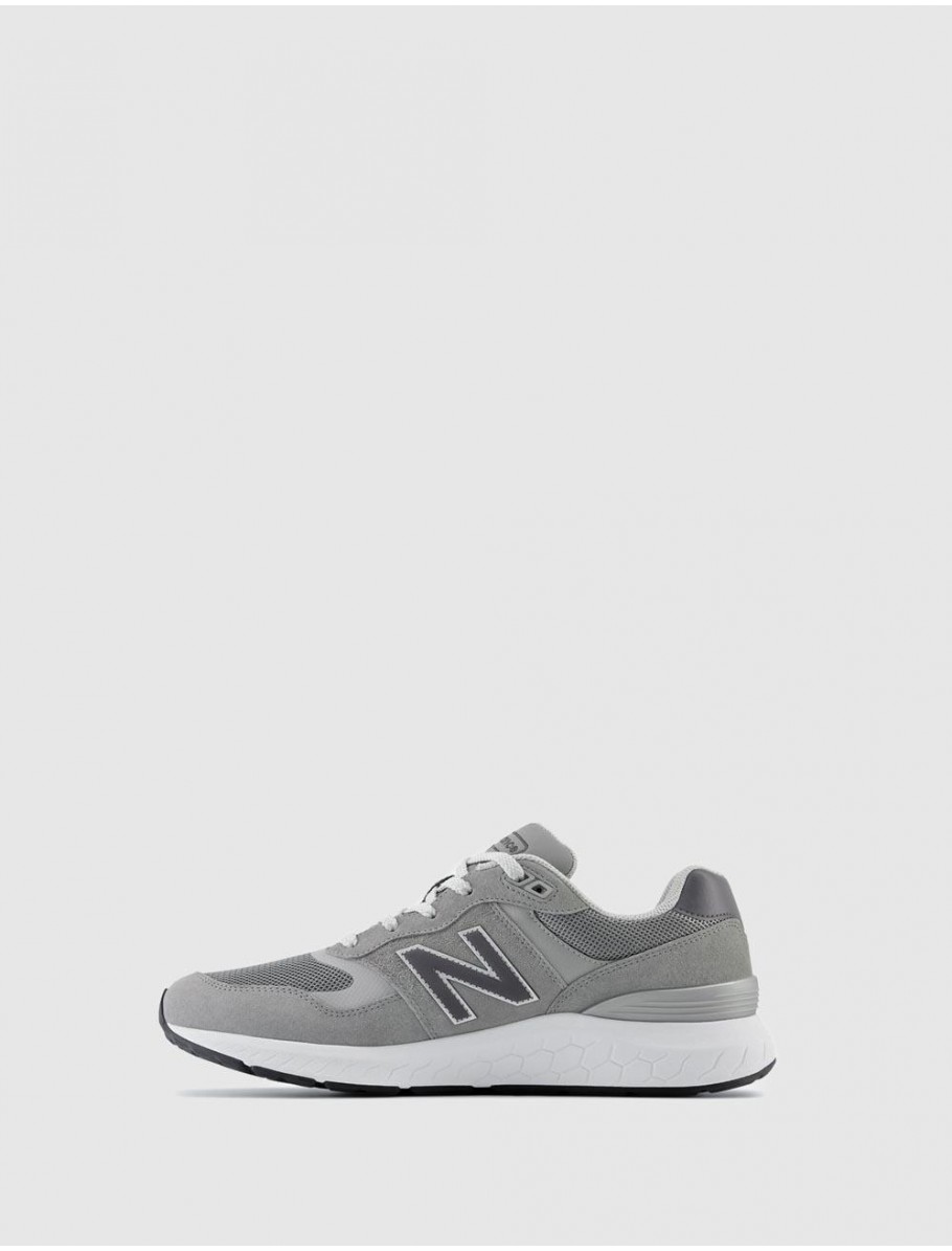 ZAPATILLA NEW BALANCE MW880 GRIS