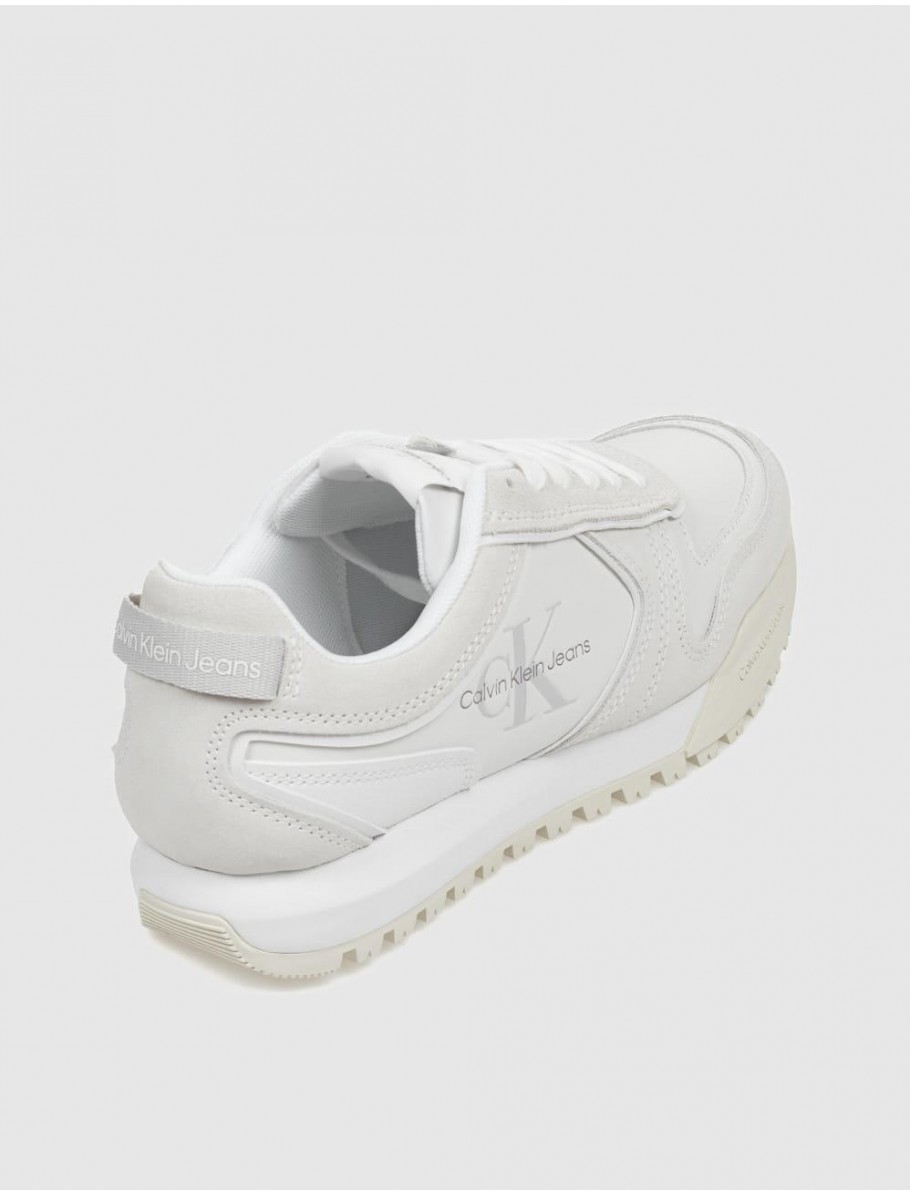 ZAPATILLA CALVIN KLEIN TOOTHY RUNNER IRREGULAR LINES W BLANCO