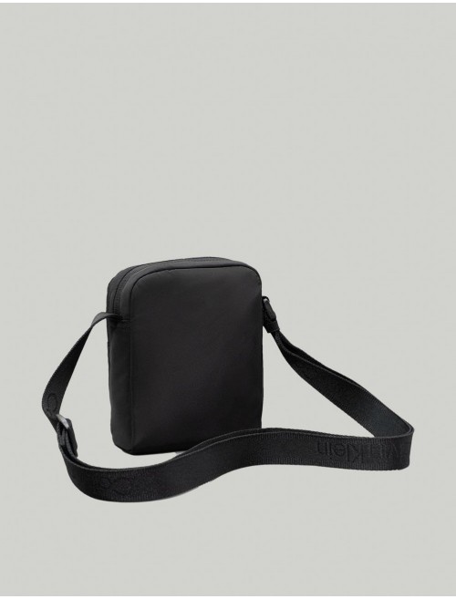 BANDOLERA CALVIN KLEIN OVER WEBBING REPORTER18 NY NEGRO