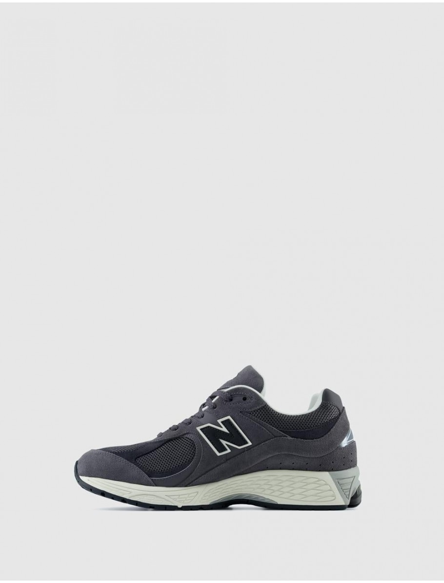 ZAPATILLA NEW BALANCE M2002R GRIS