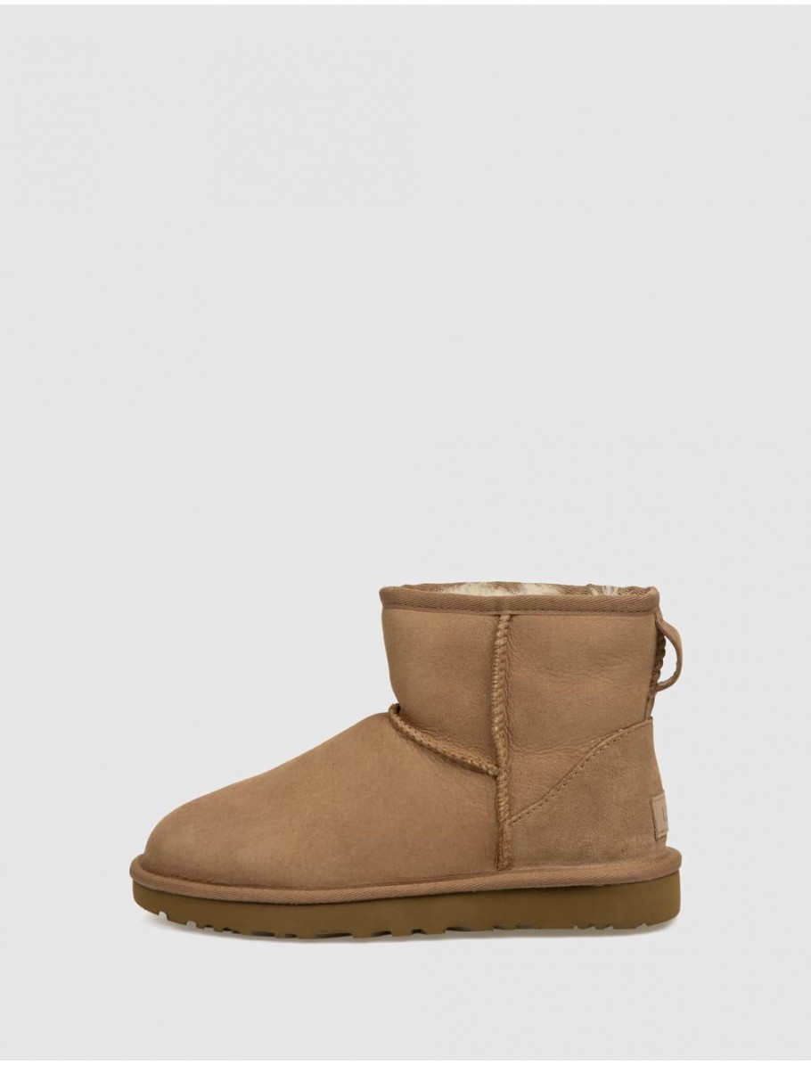 BOTiN UGG CLASSIC MINI II CUERO