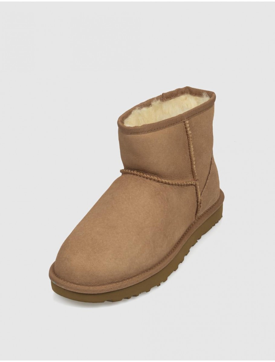 BOTiN UGG CLASSIC MINI II CUERO