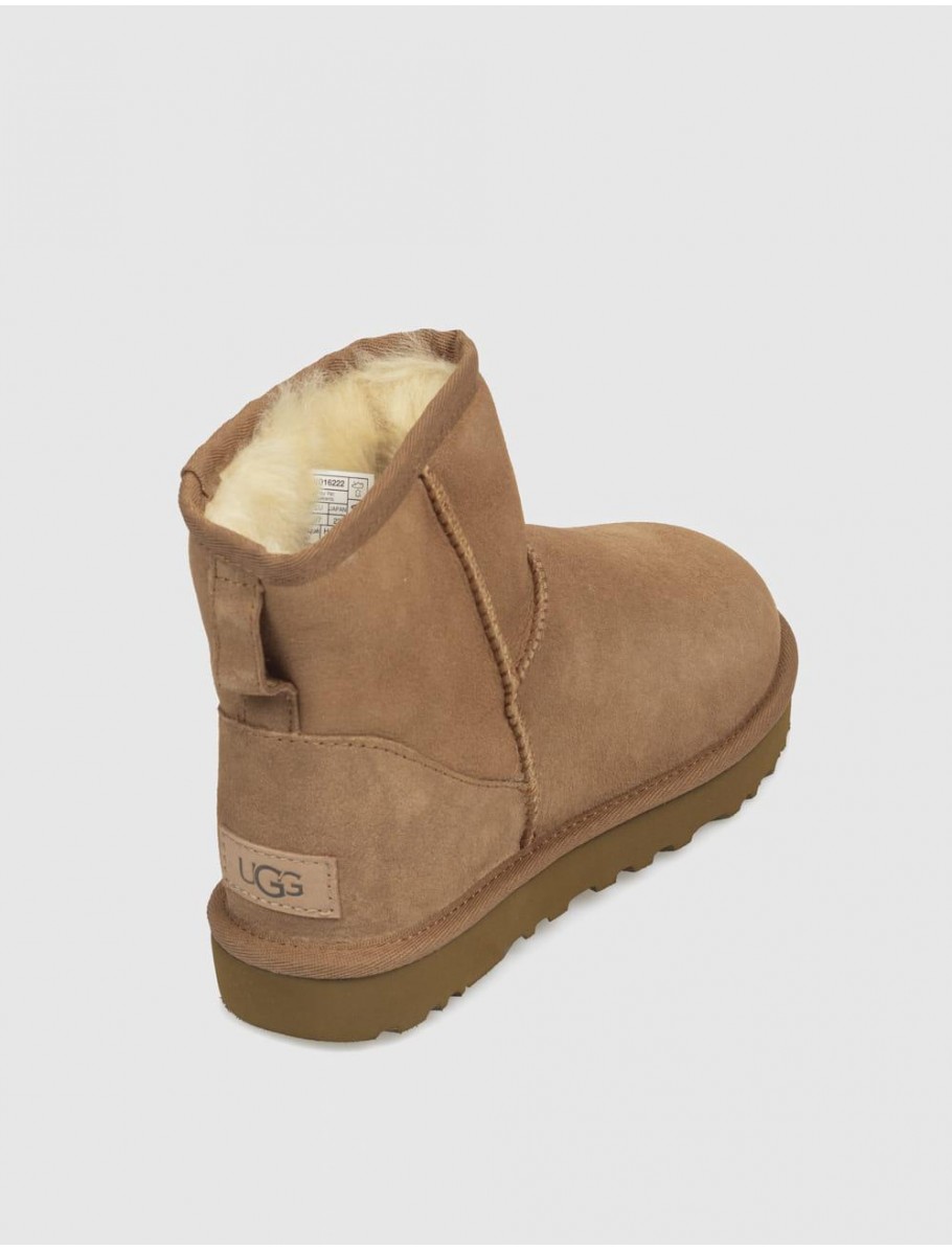 BOTiN UGG CLASSIC MINI II CUERO