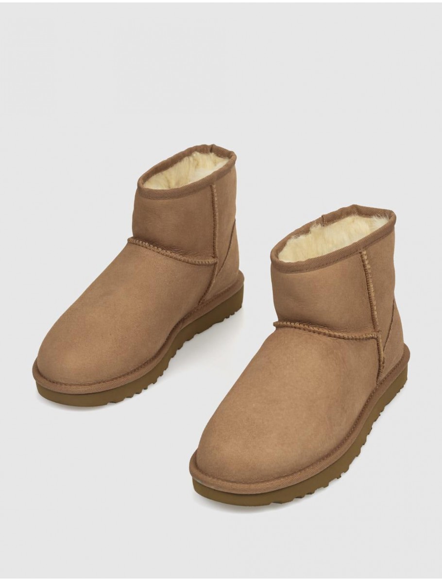 BOTiN UGG CLASSIC MINI II CUERO