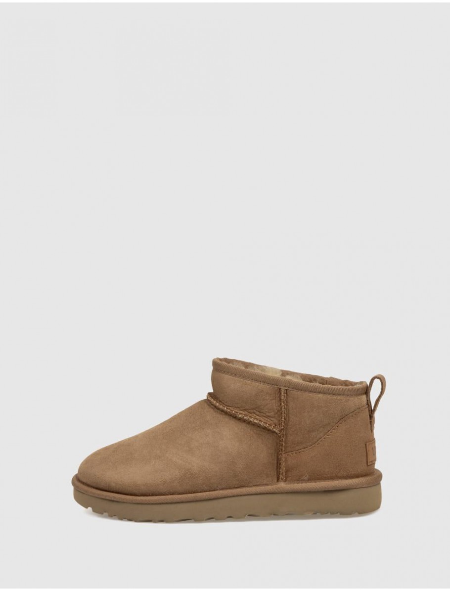 BOTiN UGG CLASSIC ULTRA MINI CUERO