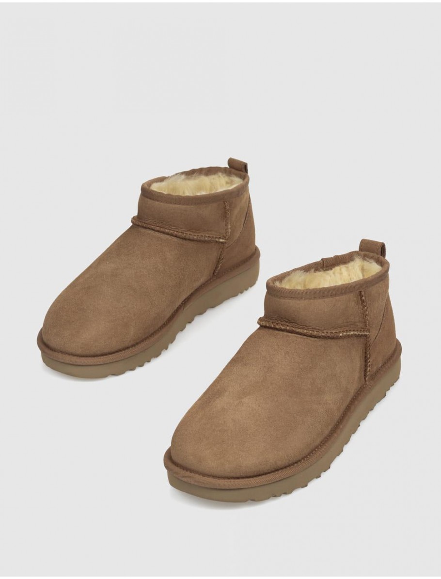 BOTiN UGG CLASSIC ULTRA MINI CUERO