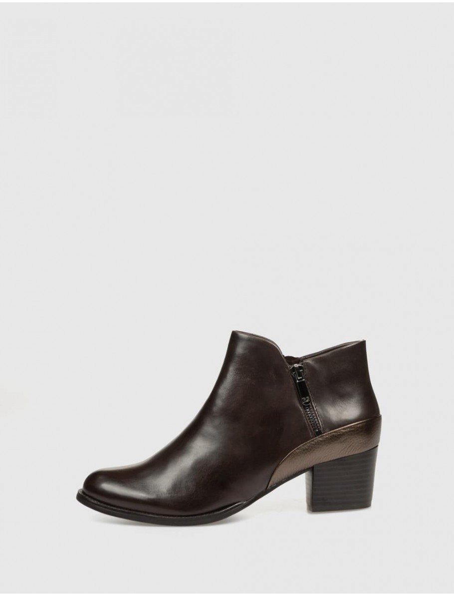 BOTiN REGARDE LE CIEL EGLE 01 MARRoN