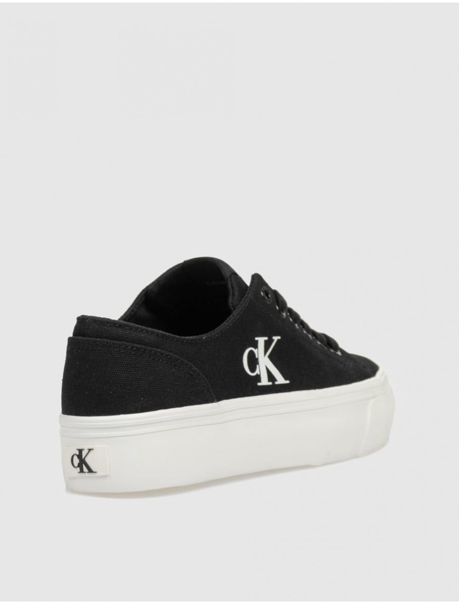 ZAPATILLA CALVIN KLEIN VULC FLATFORM LOW CV MG NEGRO