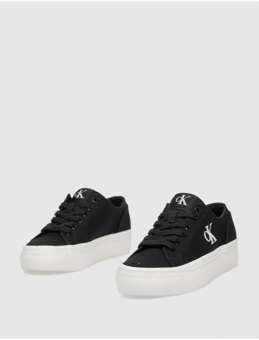 ZAPATILLA CALVIN KLEIN VULC FLATFORM LOW CV MG NEGRO