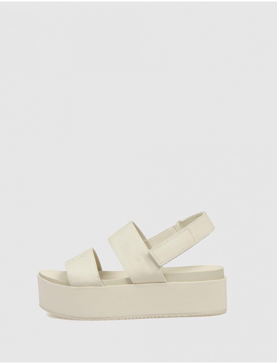 SANDALIA CALVIN KLEIN FLATFORM SANDAL SLING IN BEIG