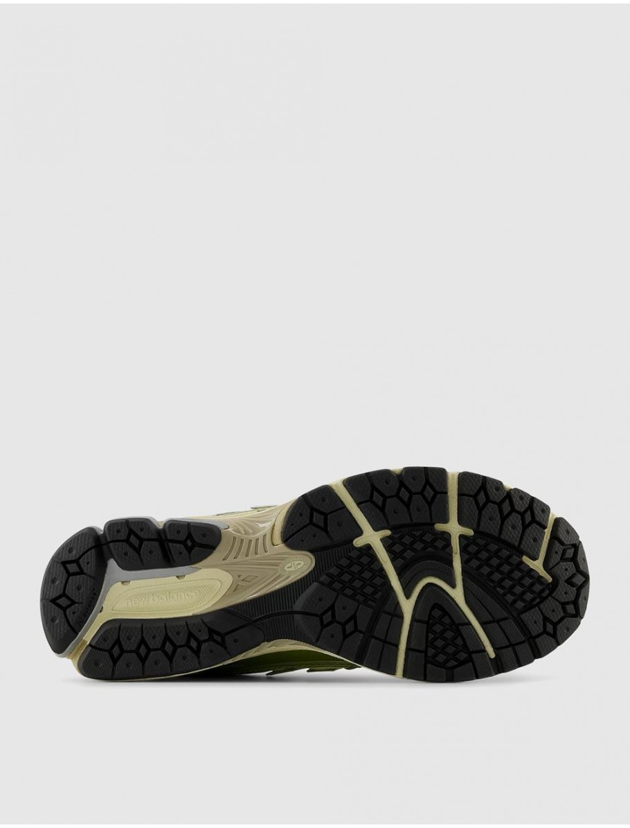 ZAPATILLA NEW BALANCE U1906R AMARILLO