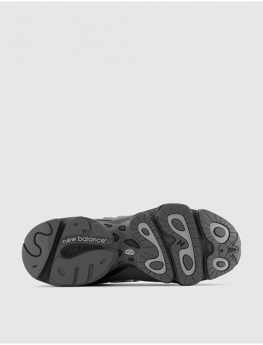 ZAPATILLA NEW BALANCE M1000 GRIS