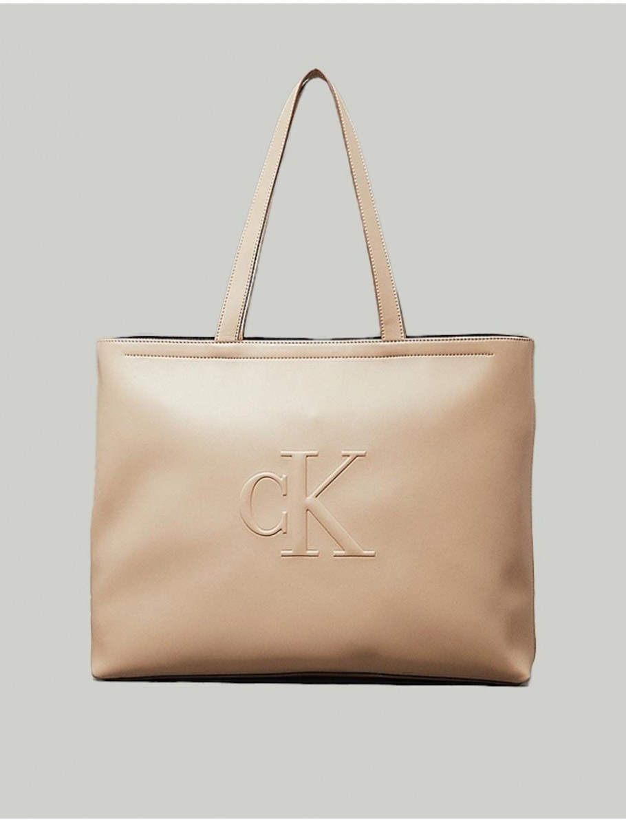 BOLSO CALVIN KLEIN SCULPTED SLIM TOTE34 BEIG
