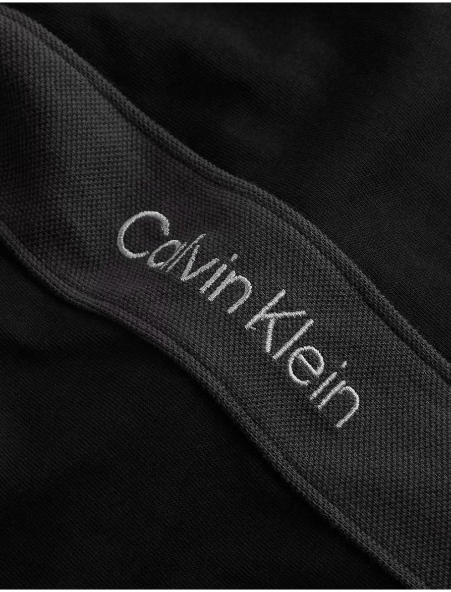 CAMISETA CALVIN KLEIN LOGO TAPE TEE NEGRO