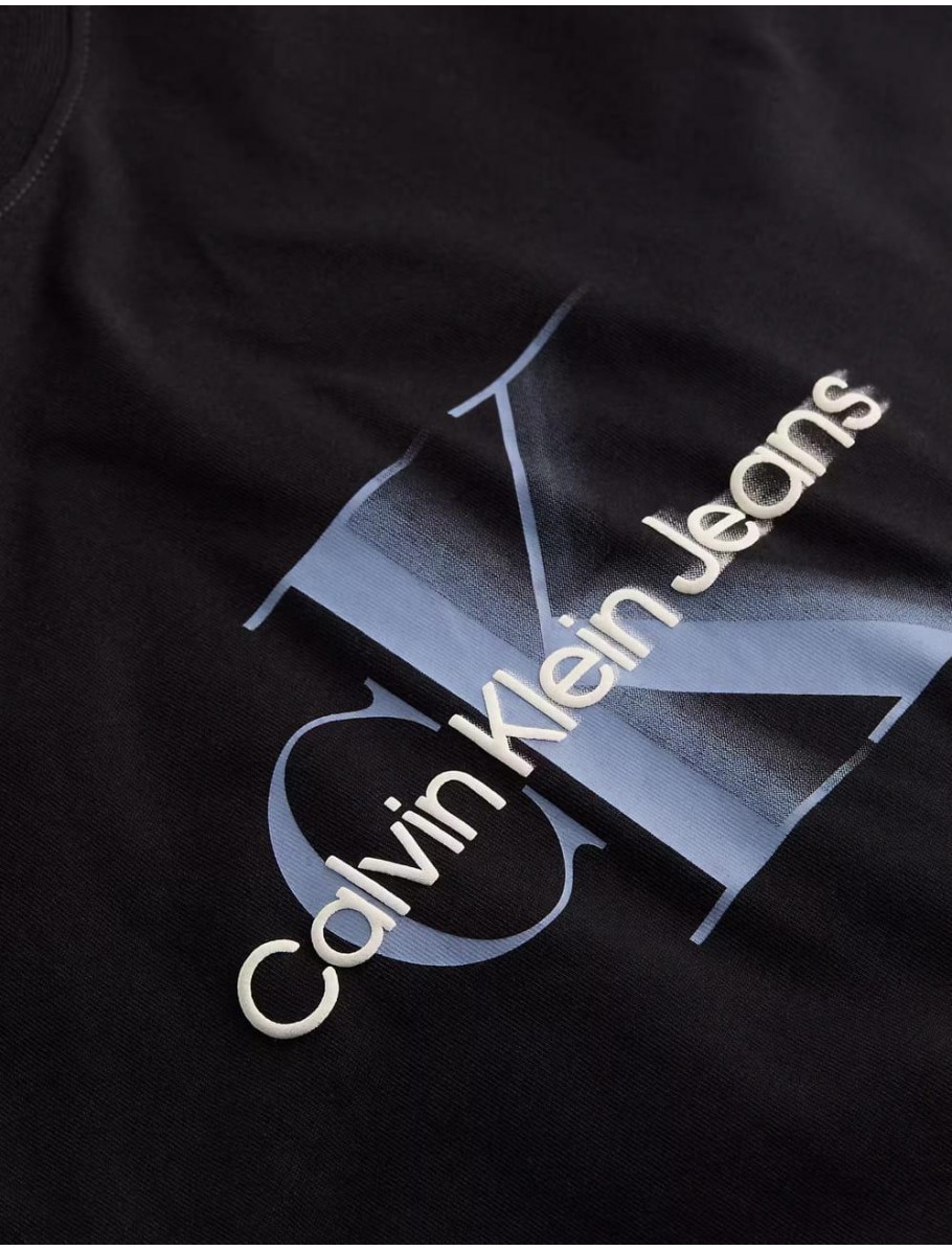 CAMISETA CALVIN KLEIN MONOLOGO SHIFT TEE NEGRO