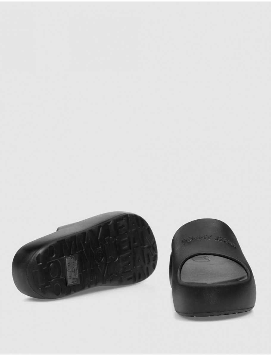 CHANCLA TOMMY HILFIGER TJW CHUNKY POOL SLIDE ESS NEGRO