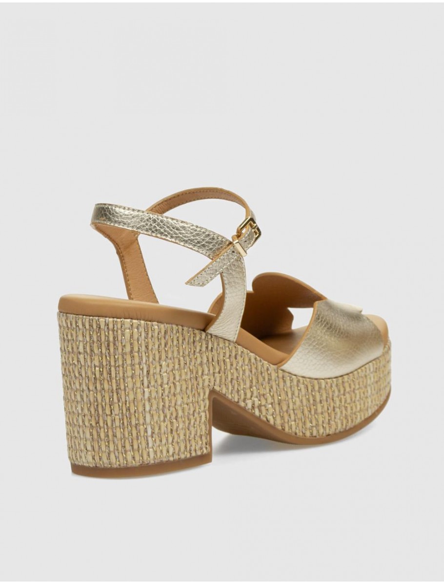 SANDALIA WEEKEND 15838 PLATINO