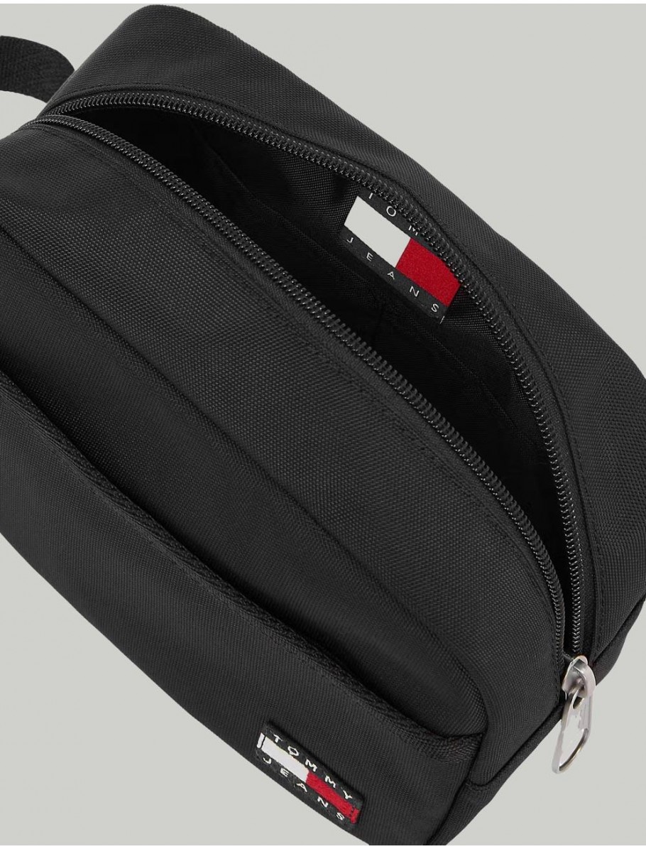 NECESER TOMMY HILFIGER TJM ESS DAILY NYLON WASHBAG NEGRO