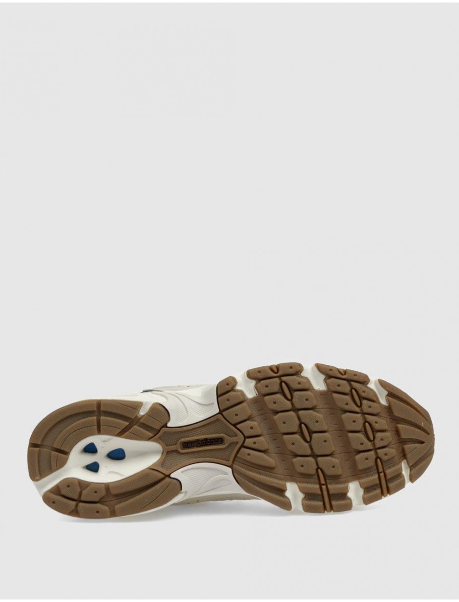 ZAPATILLA NEW BALANCE MR530 BEIG