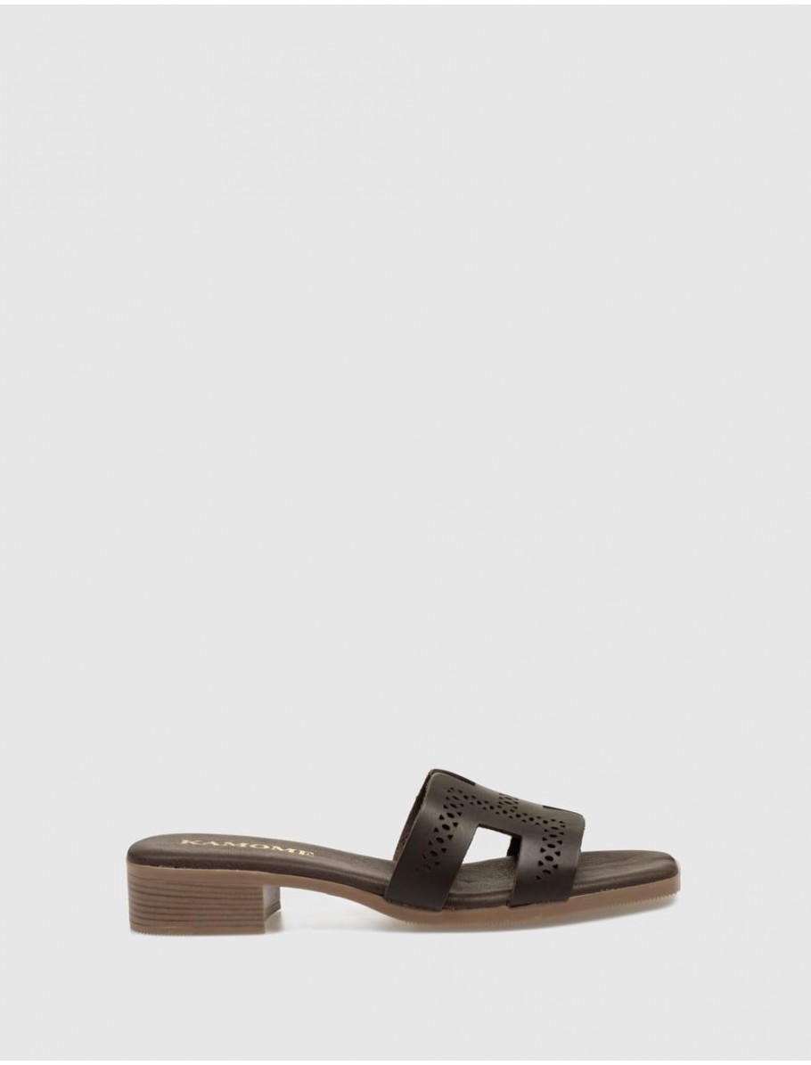 SANDALIA KAMOME SARABI MARRoN