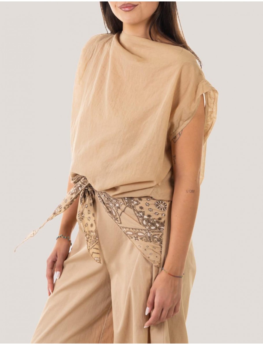 BLUSA OBVIO CALI CaMEL
