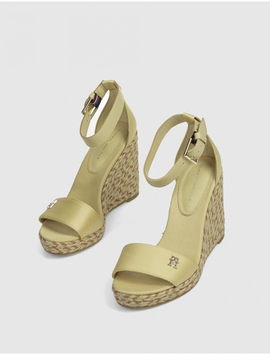 SANDALIA TOMMY HILFIGER COLORFUL HIGH WEDGESATIN SANDAL BEIG
