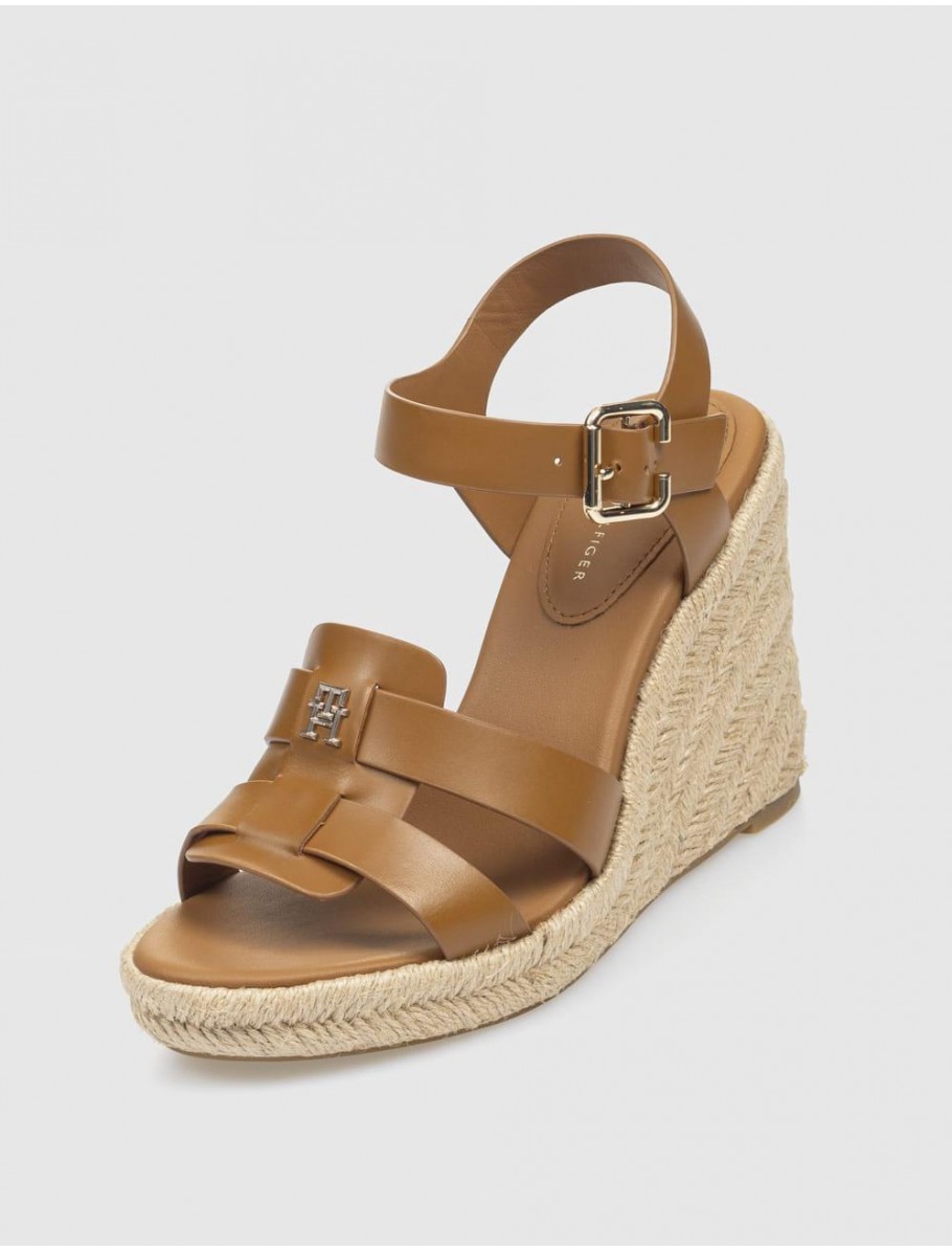 SANDALIA TOMMY HILFIGER ESPADRILLE HIGH WEDGE LEATHER MARRoN