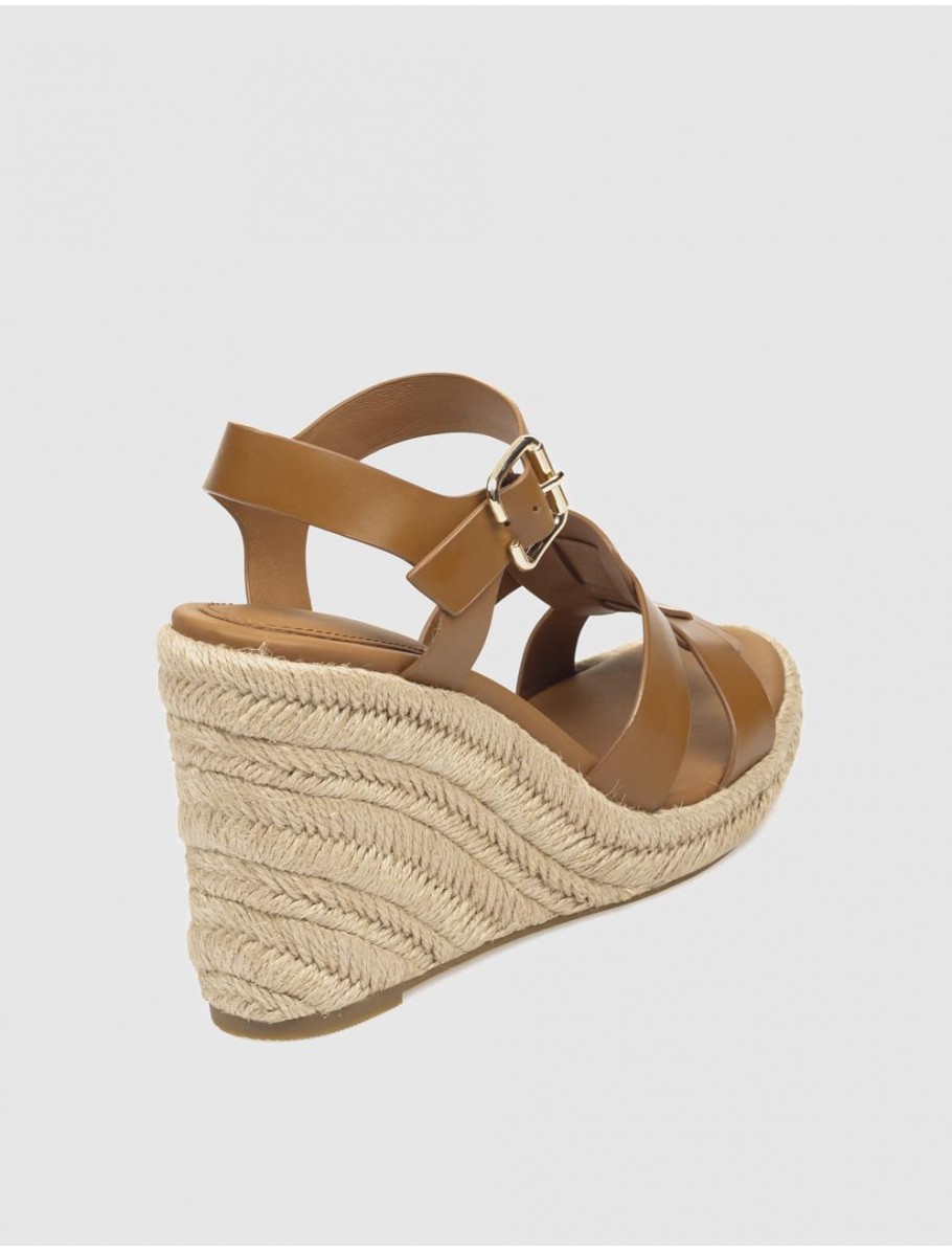 SANDALIA TOMMY HILFIGER ESPADRILLE HIGH WEDGE LEATHER MARRoN