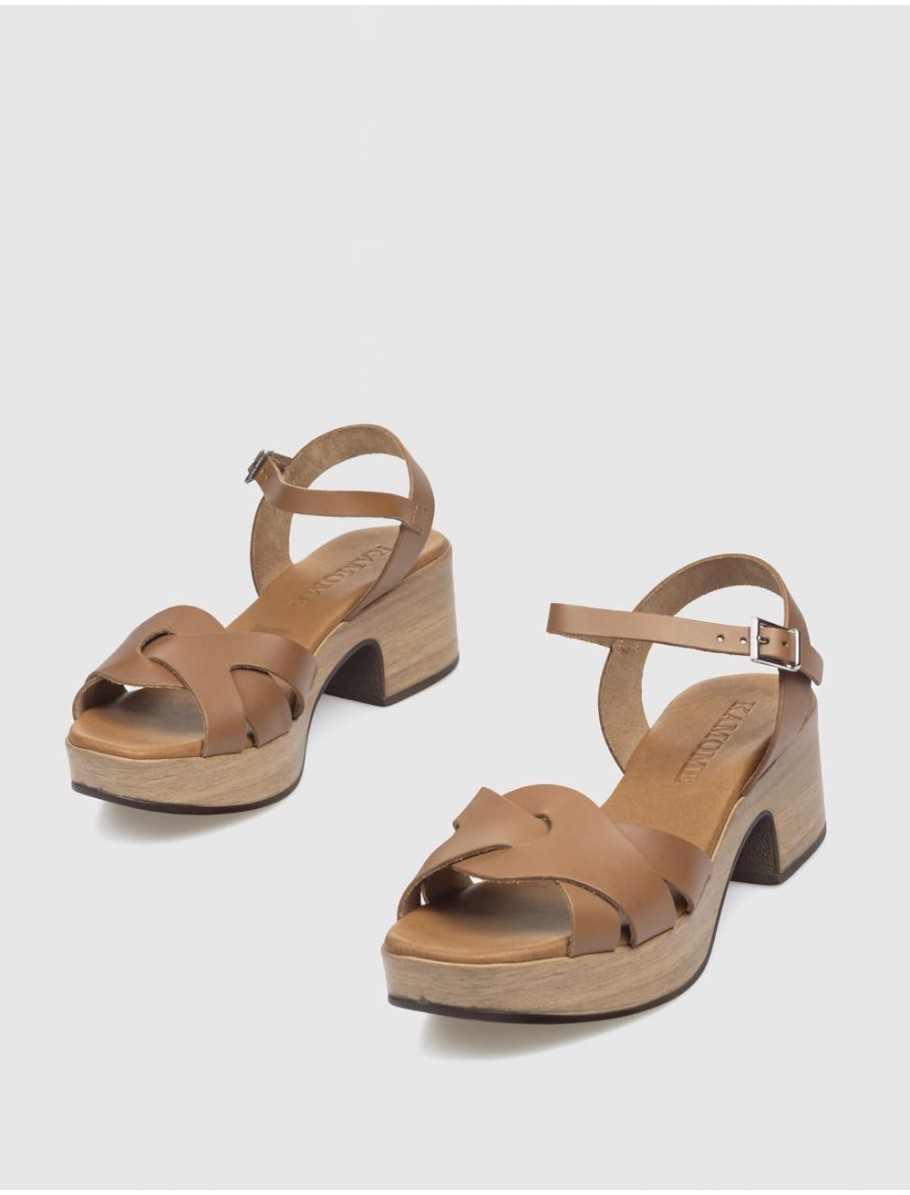 SANDALIA KAMOME LESATH MARRoN