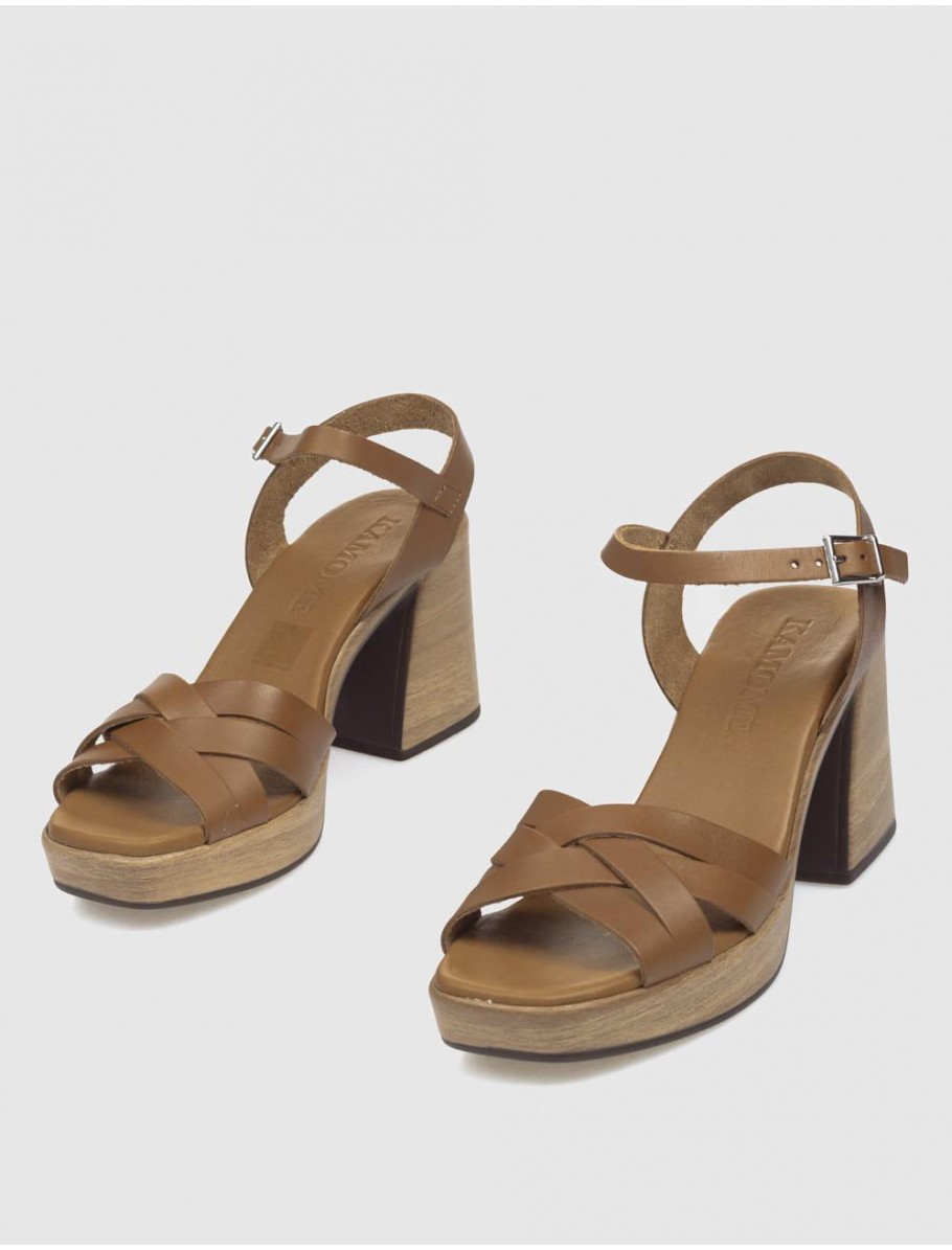 SANDALIA KAMOME LILI MARRoN