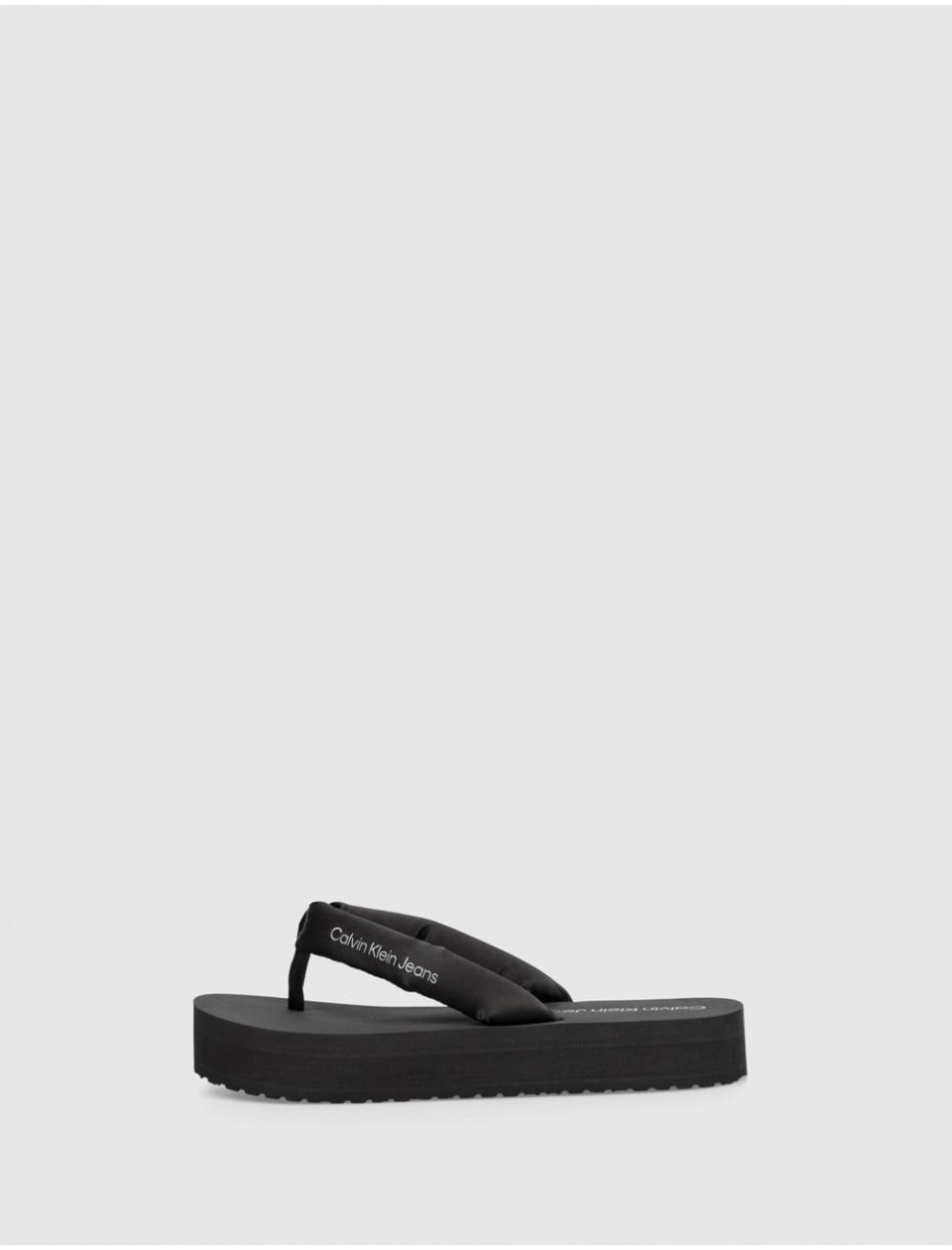 SANDALIA DE DEDO CALVIN KLEIN BEACH SANDAL FLATFORM PADDED NY NEGRO