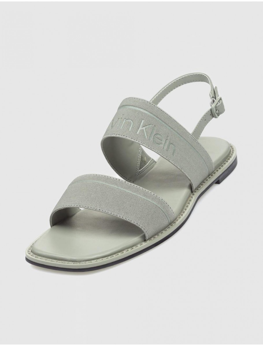SANDALIA CALVIN KLEIN FLAT SANDAL HE GRIS