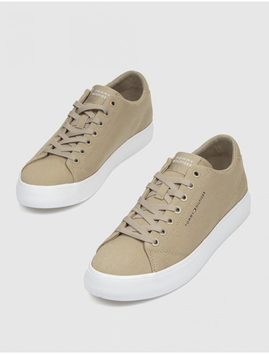 ZAPATILLA TOMMY HILFIGER TH HI VULC LOW CANVAS BEIG