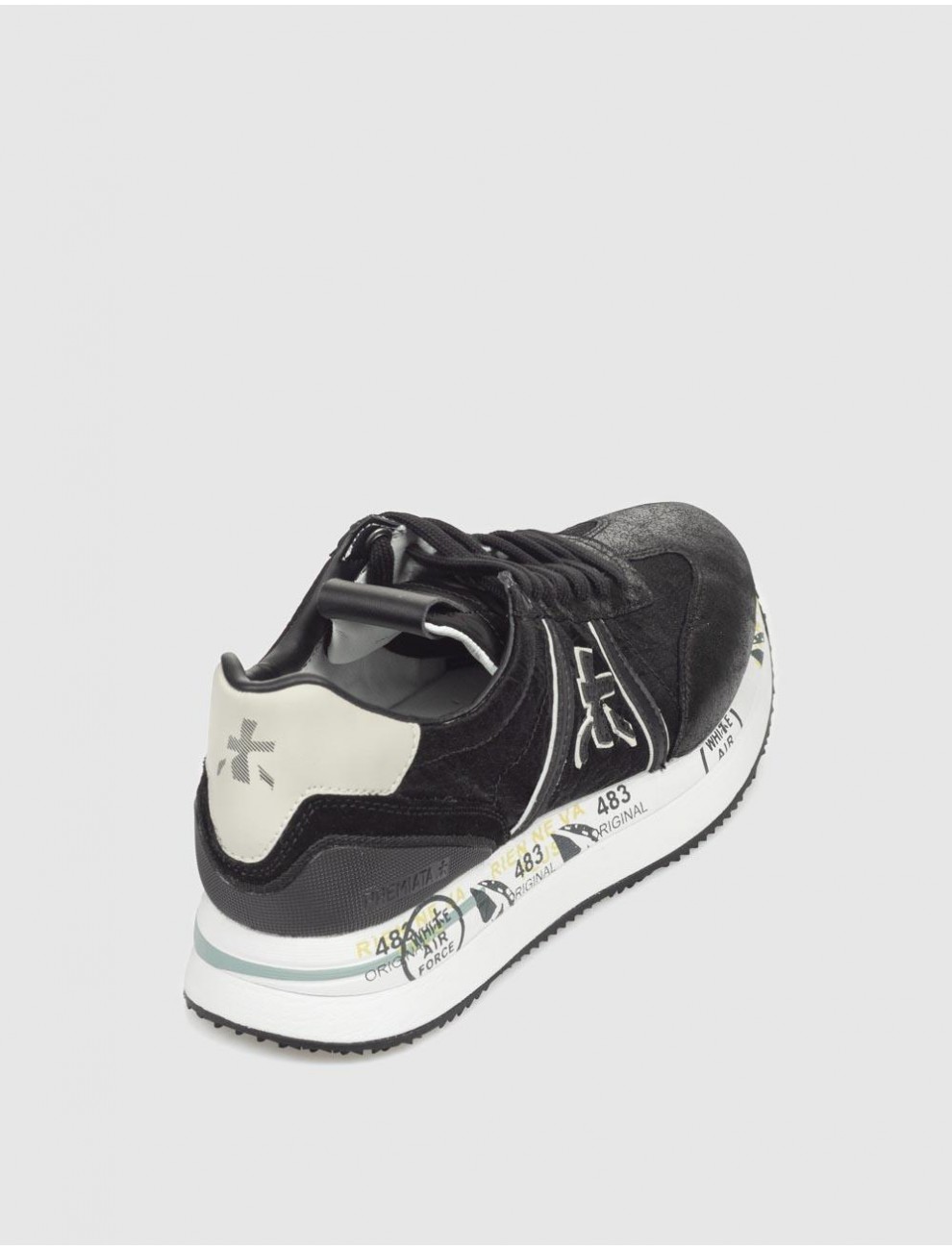 Zapatilla Premiata Conny Taupe