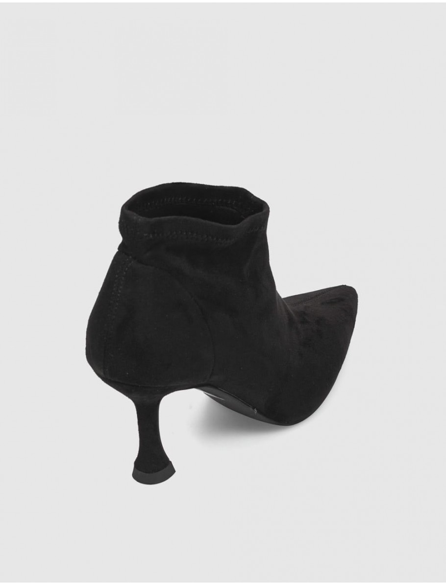 BOTiN PASARELA M4920 NEGRO