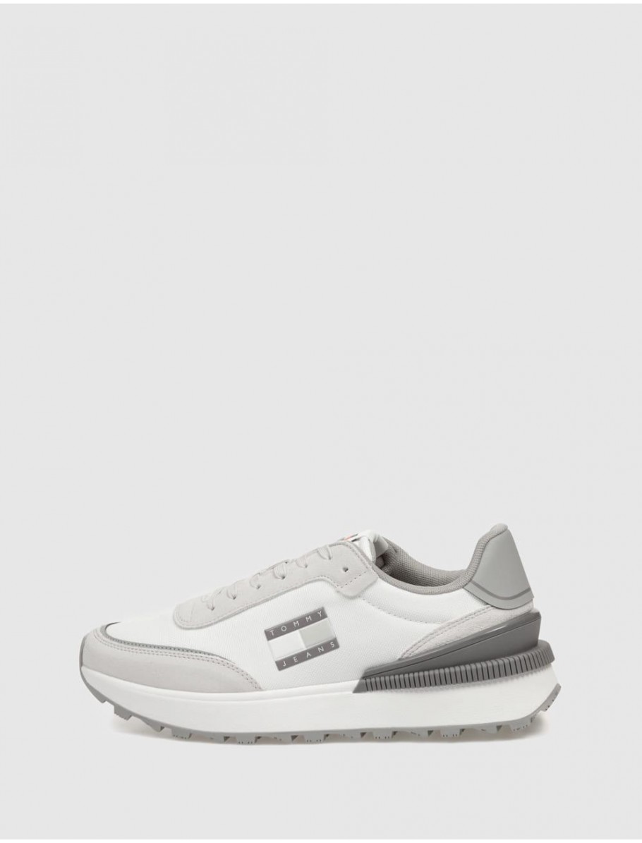 ZAPATILLA TOMMY HILFIGER TJM TECHNICAL RUNNER ESS GRIS