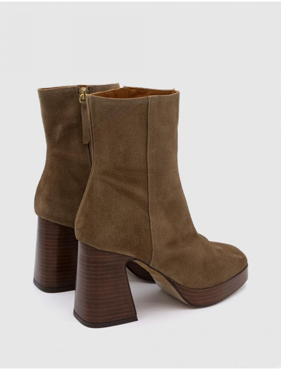 BOTiN ANGEL ALARCON 24604 CUERO