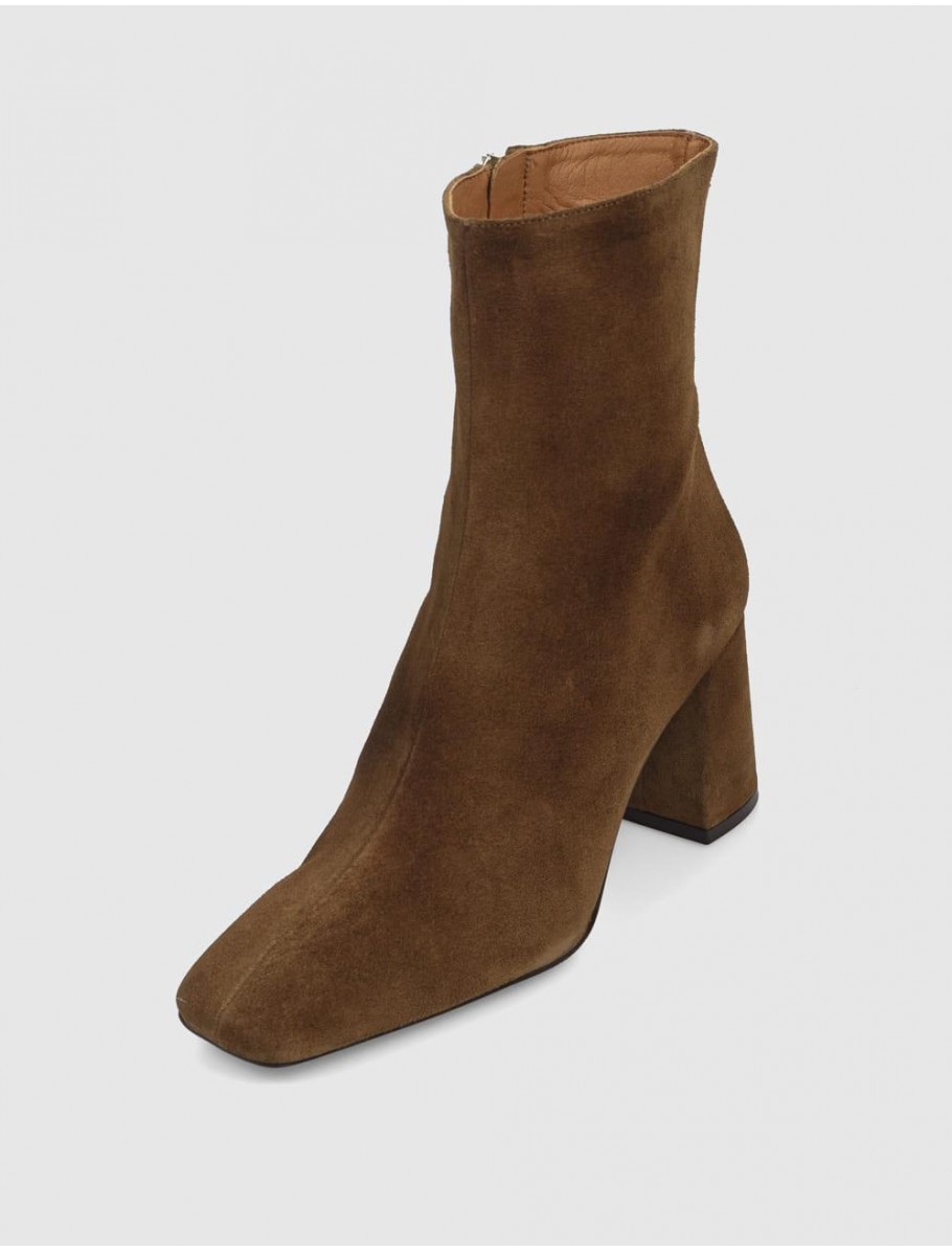 BOTiN ANGEL ALARCON 24559 TAUPE