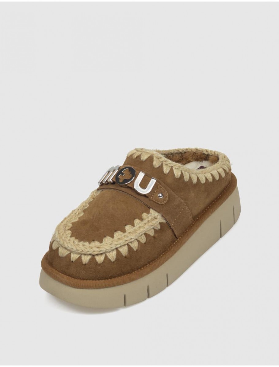 ZUECO MOU BOUNCE CLOG METAL LOGO CUERO
