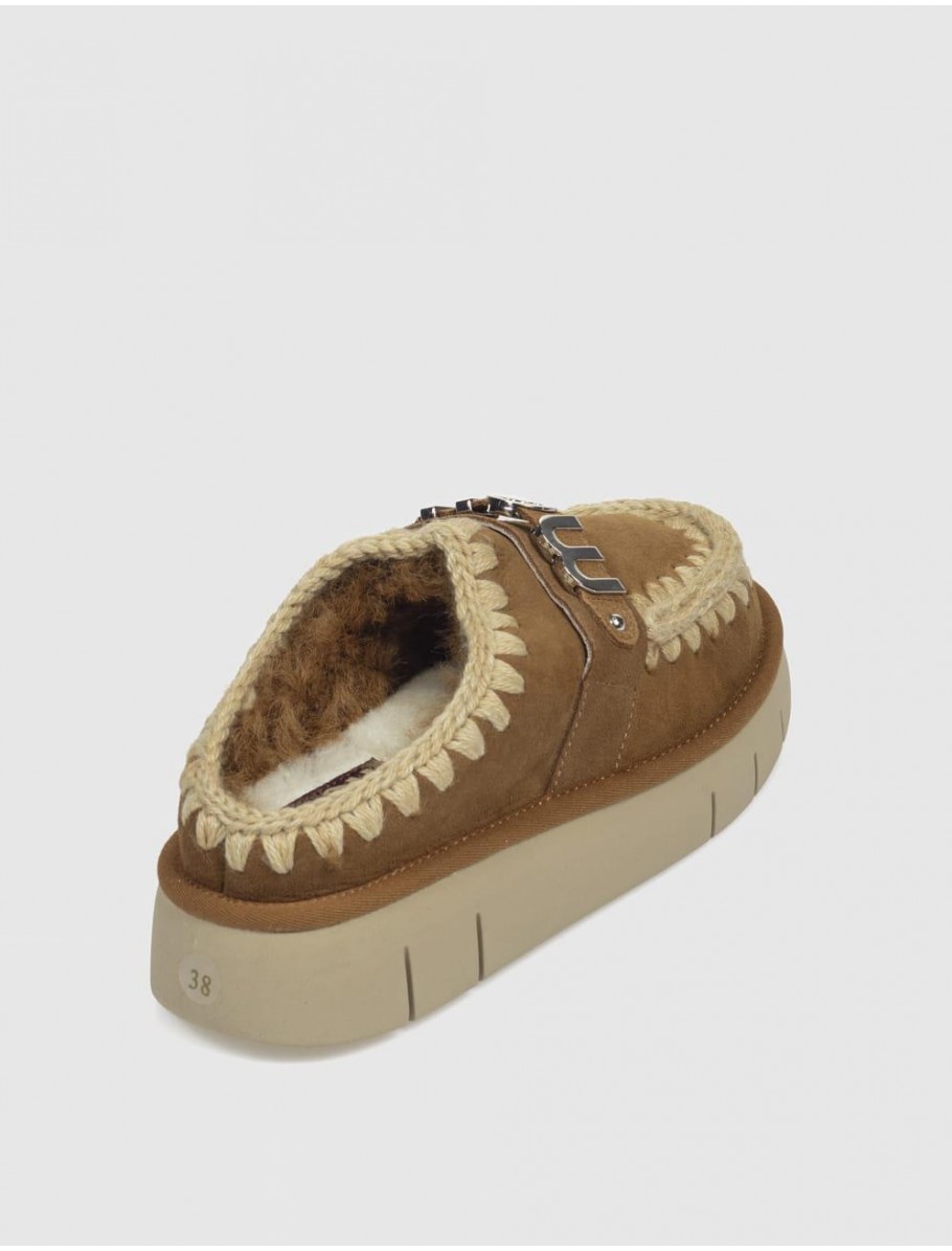 ZUECO MOU BOUNCE CLOG METAL LOGO CUERO