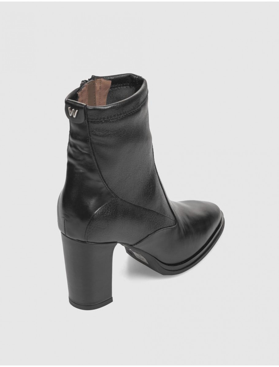 BOTiN WONDERS M 5142 NEGRO