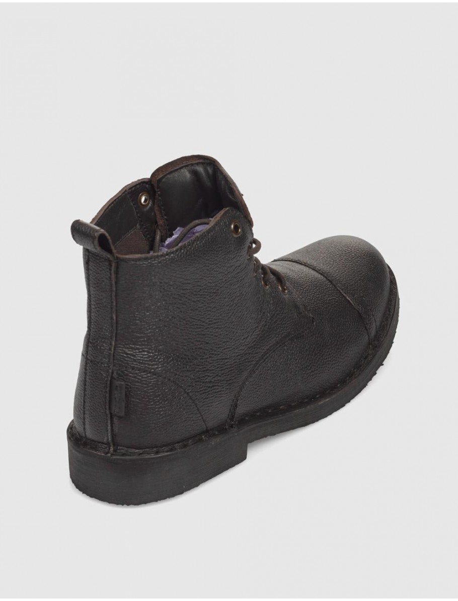 BOTiN LEVI S TRACK MARRoN