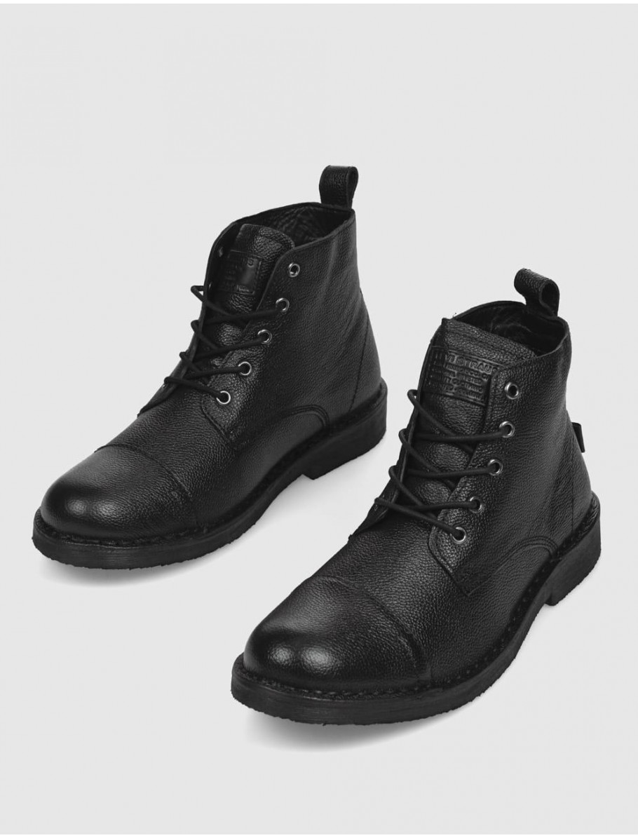 BOTiN LEVI S TRACK NEGRO