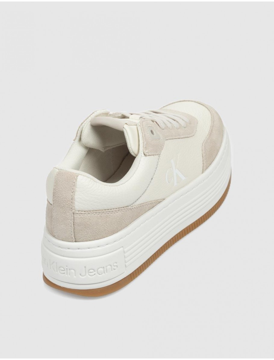 ZAPATILLA CALVIN KLEIN BOLD FLATF LOW LACE TUMB LTH BEIG