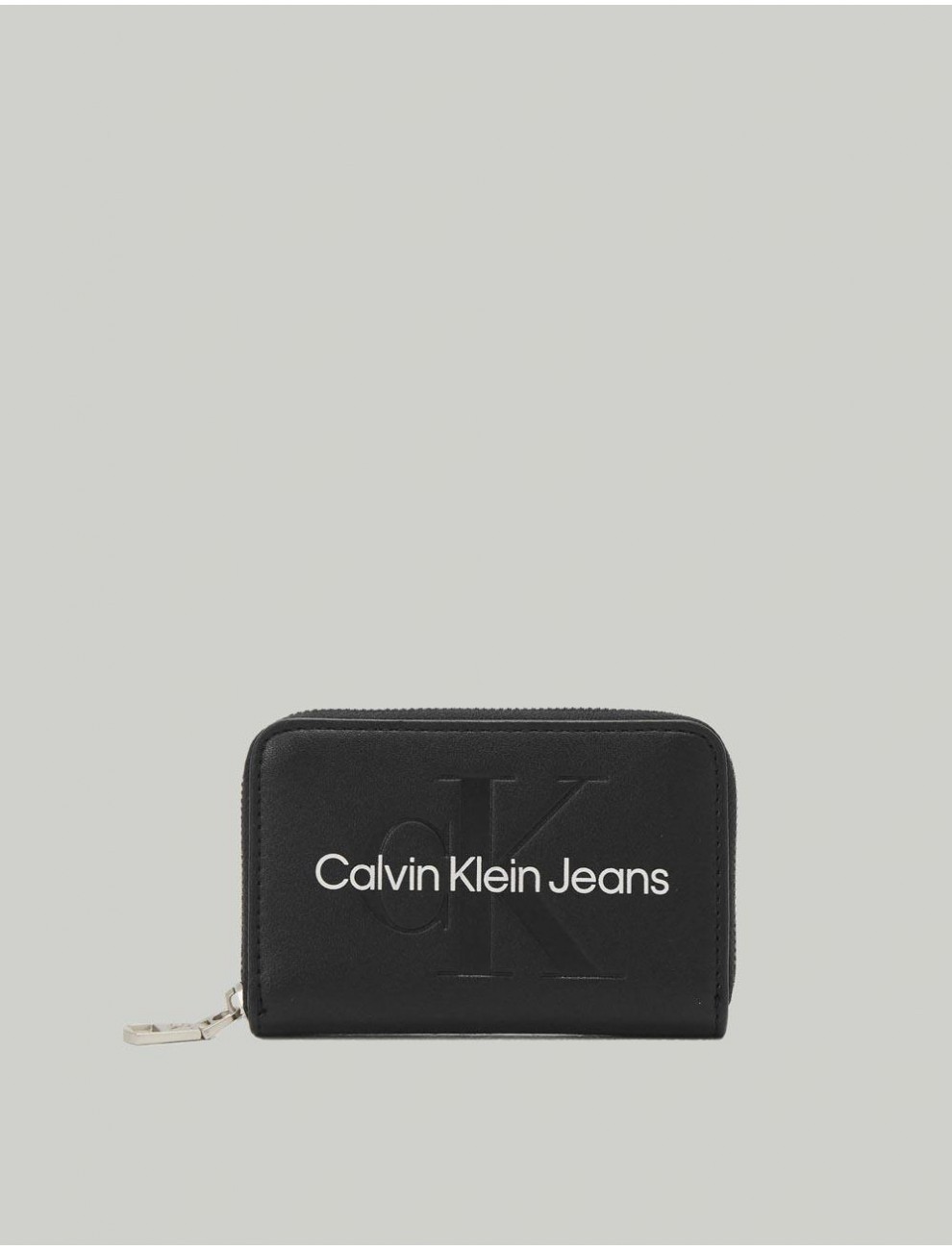CARTERA CALVIN KLEIN SCULPTED MED ZIP AROUND NEGRO