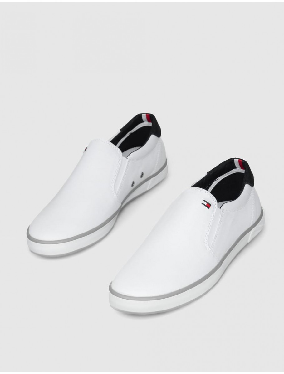 ZAPATILLA TOMMY HILFIGER ICONIC SLIP ON SNEAKER BLANCO