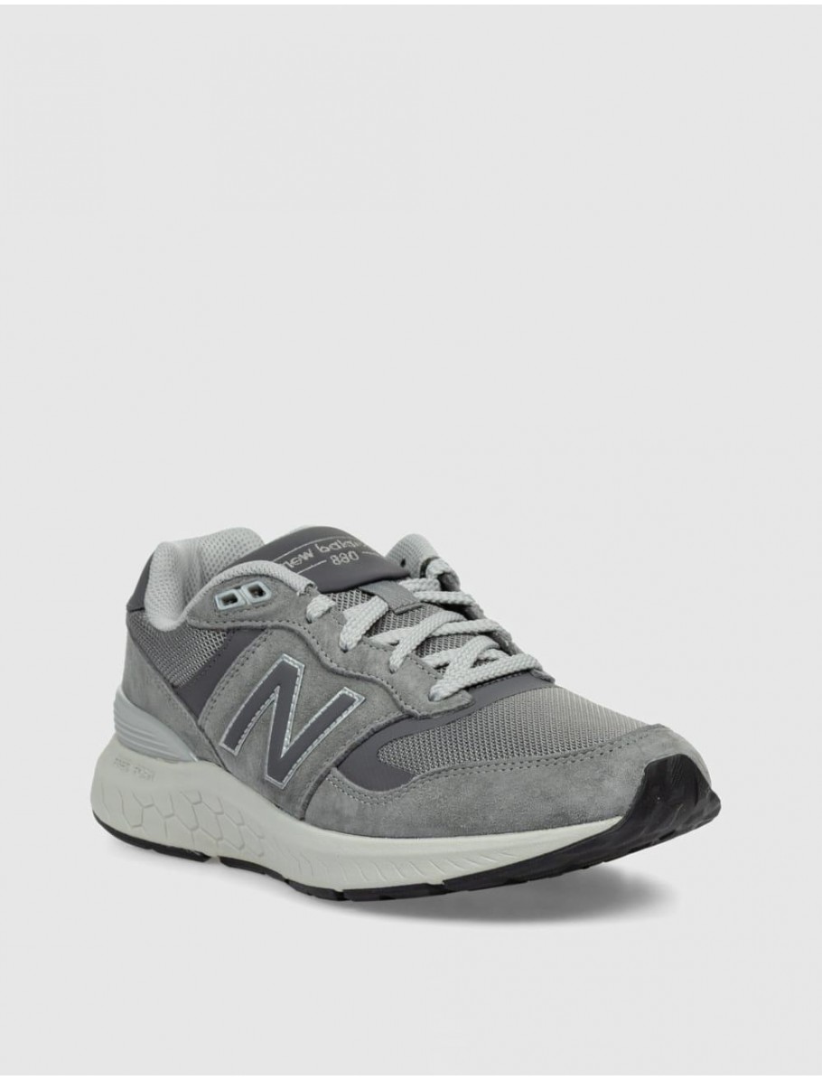ZAPATILLA NEW BALANCE MW880 GRIS