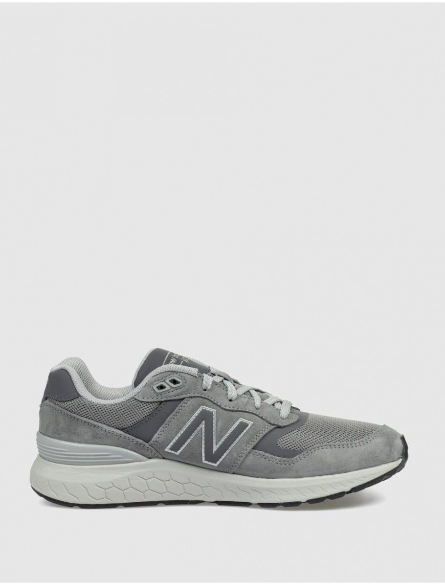 ZAPATILLA NEW BALANCE MW880 GRIS